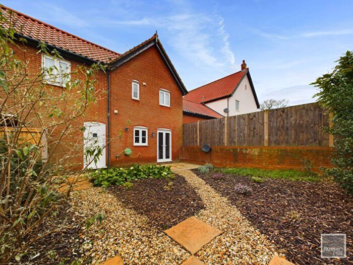 3 Bedroom Link Detached House For Sale In Eddington Way, Easton, NR9