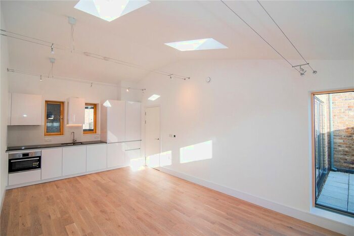 1 Bedroom Flat To Rent In Ironmongers Mews, Barnes, London, SW13