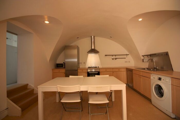 3 Bedroom Flat To Rent In Brook Road, Dollis Hill, NW2