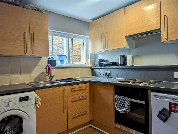 1 Bedroom Flat To Rent In Fulham Palace Road, London, SW6