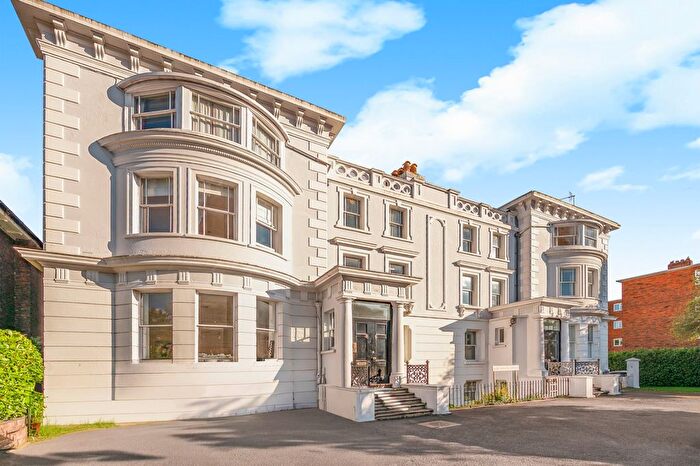 3 Bedroom Flat For Sale In Burlington House, Kings Road, TW10