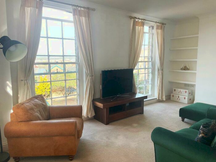 1 Bedroom Flat To Rent In - New Road Avenue, Chatham, ME4