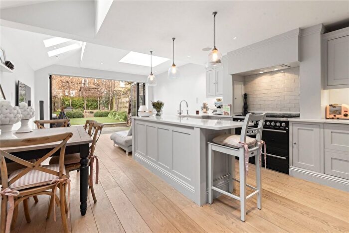 4 Bedroom Terraced House For Sale In Bucharest Road, London, SW18
