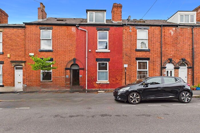 3 Bedroom Terraced House To Rent In Langdon Street, Sheffield, S11
