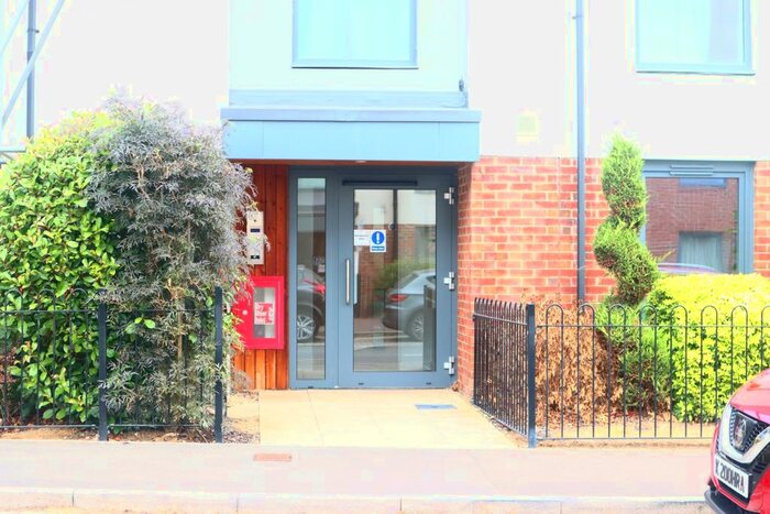 2 Bedroom Flat To Rent In Atlas House, Oakgrove, Milton Keynes, MK10