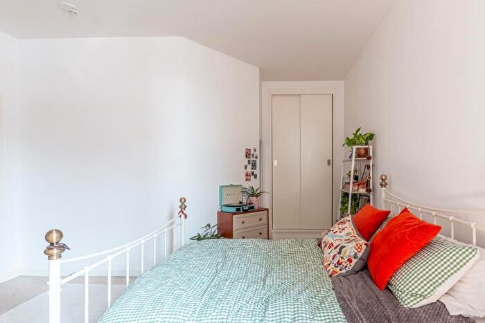 2 Bedroom Flat To Rent In Duckmoor Road, Bristol, BS3