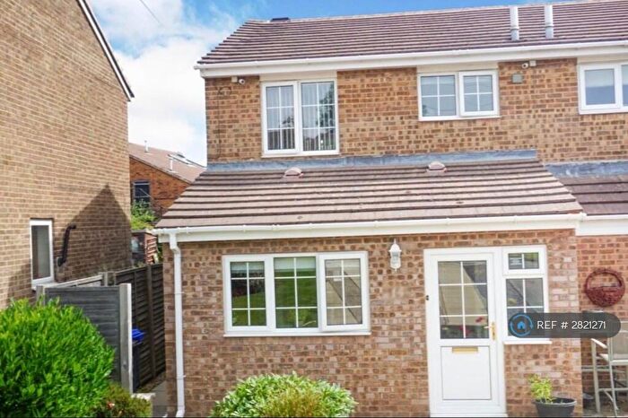 3 Bedroom Semi-Detached House To Rent In Grassmoor Close, Sheffield, S12
