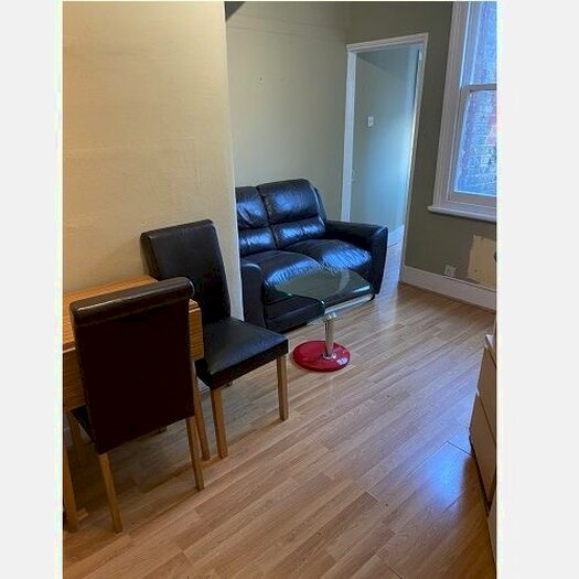 Studio To Rent In Ravenscroft Road, Chiswick, London, W4