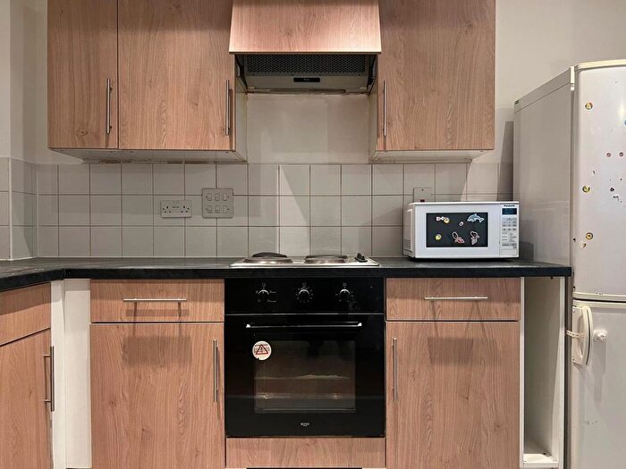 1 Bedroom Flat To Rent In Temeraire Place, Brentford, TW8