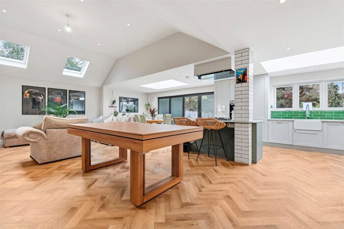 4 Bedroom Bungalow For Sale In Elizabeth Drive, Wickford, Essex, SS12