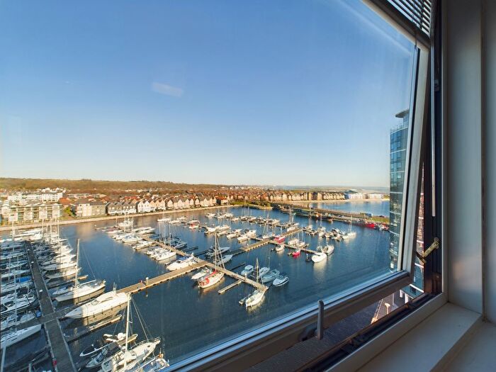 2 Bedroom Flat For Sale In Dock Head Road, Chatham Maritime, ME4