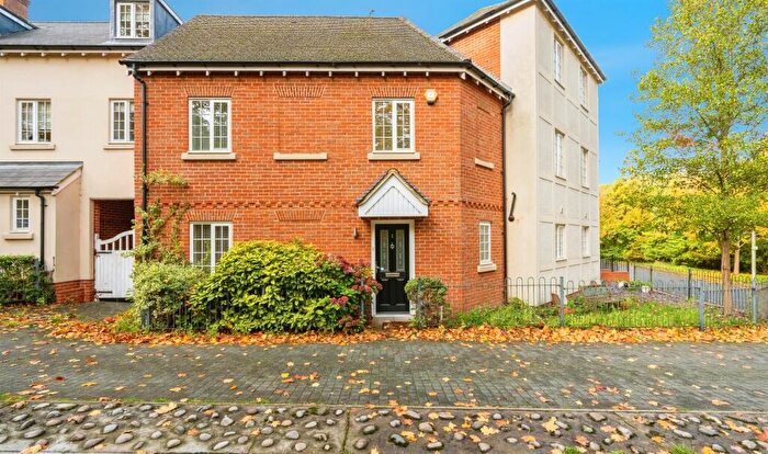 4 Bedroom Town House For Sale In Ogilvie Close, Wendover, Aylesbury, HP22