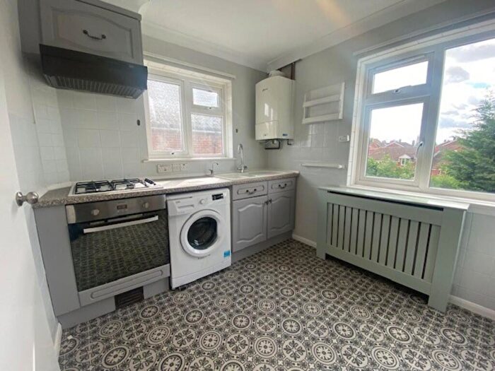 2 Bedroom Apartment To Rent In Queens Crescent, Bawtry, DN10