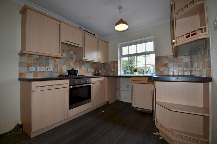 4 Bedroom Town House To Rent In Millwood Court, New Road, Chatham, ME4