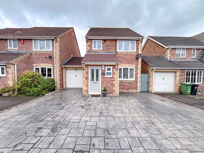 3 Bedroom Link Detached House For Sale In Bakers Ground, Stoke Gifford, Bristol, BS34