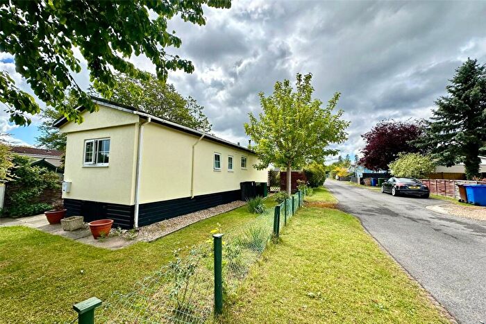 1 Bedroom Detached House For Sale In The Elms, Warfield Park, Bracknell, Berkshire, RG42