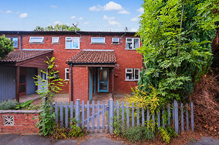 3 Bedroom Terraced House For Sale In Alfred Green Close, Rugby, CV22