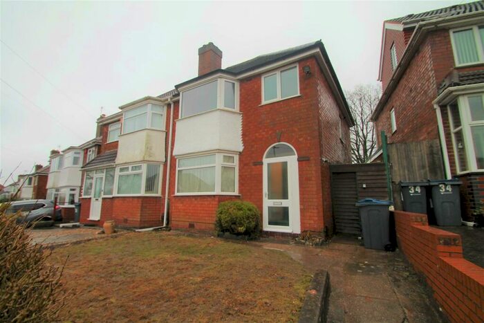 3 Bedroom House To Rent In Green Acres Road, Birmingham, B38