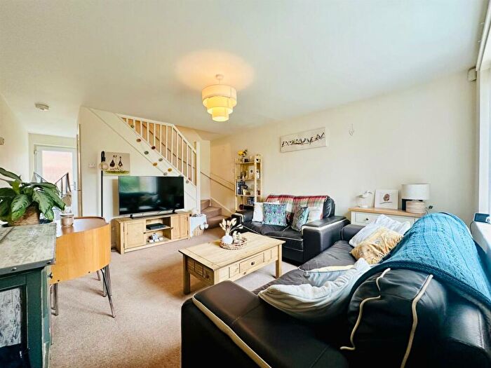 2 Bedroom House To Rent In Grinsbrook, Lenton, Nottingham, NG7