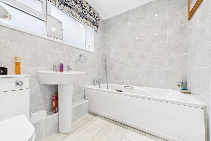 2 Bedroom Bungalow For Sale In Newtown Road, Sandhurst, Berkshire, GU47