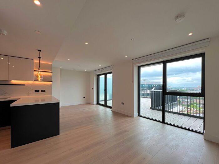 2 Bedroom Flat To Rent In Westmont Apartments, Fountain Park Way, London, W12