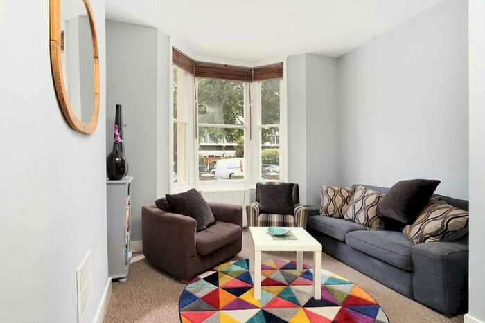 3 Bedroom Maisonette To Rent In Vicarage Grove, Camberwell, SE5