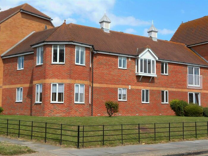 2 Bedroom Flat To Rent In Marina Point, West Road, Clacton-On-Sea, CO15