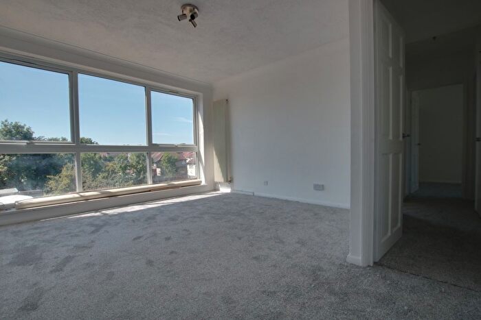 2 Bedroom Flat To Rent In Bromley Road, London, Greater London, SE6