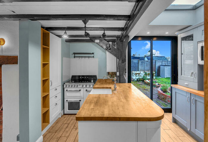 3 Bedroom Semi-Detached House For Sale In Turpin Cottage, Watling Street, Leighton Buzzard, Bedfordshire, LU7