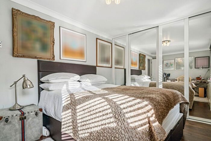 2 Bedroom Flat To Rent In Oriel Drive, Barnes, SW13