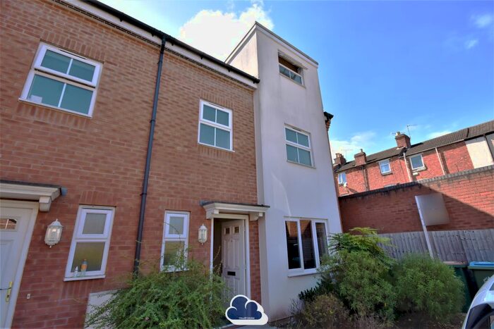 7 Bedroom End Of Terrace House To Rent In Poppleton Close, Coventry, CV1