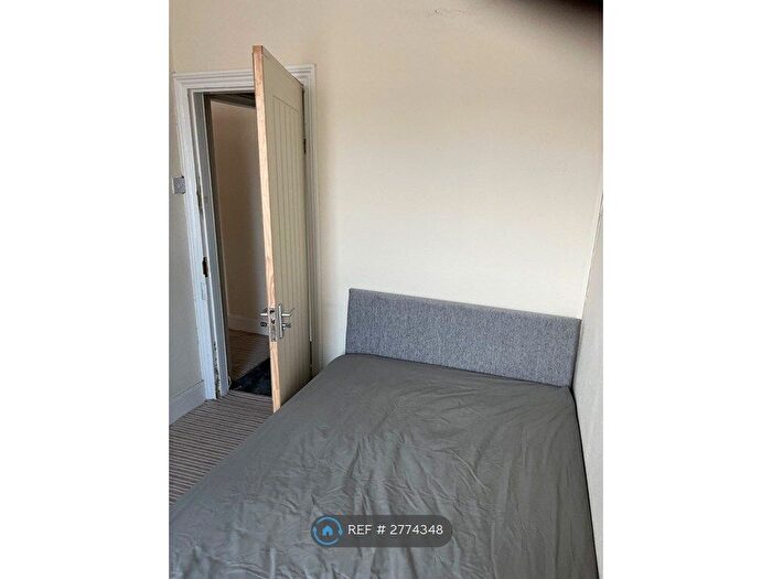 4 Bedroom Semi Detached House To Rent In Brighton Grove, Newcastle Upon Tyne, NE4