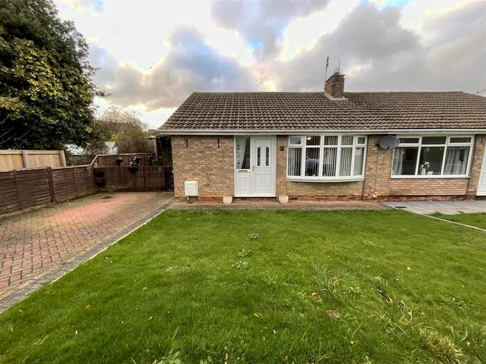 2 Bedroom Semi-Detached Bungalow To Rent In Bradworth Drive, Scarborough, YO11