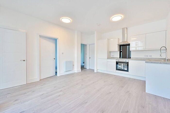 2 Bedroom Flat For Sale In Berymead Gardens, Acton, London, W3