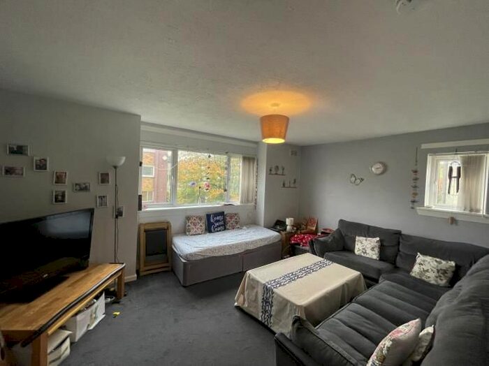 2 Bedroom Flat To Rent In Forrester Park Grove, Edinburgh, EH12