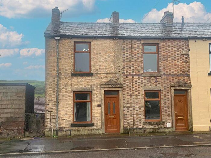 2 Bedroom End Of Terrace House To Rent In Rochdale Road, Bacup, OL13