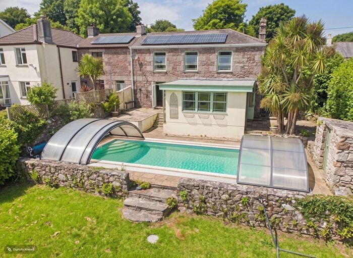 3 Bedroom Property For Sale In Higher Pennance, Lanner, Redruth, TR16