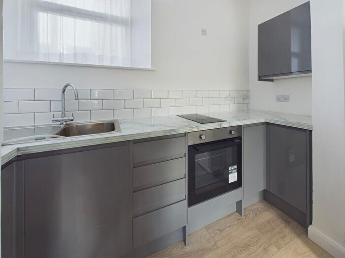 1 Bedroom Flat To Rent In Wooda Road, Brotherhood Hall, PL15