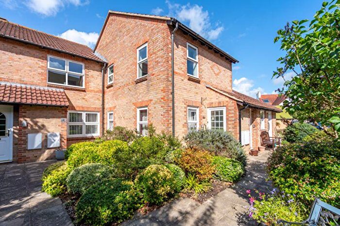 1 Bedroom Retirement Property For Sale In Melbourne Road, Chichester, PO19