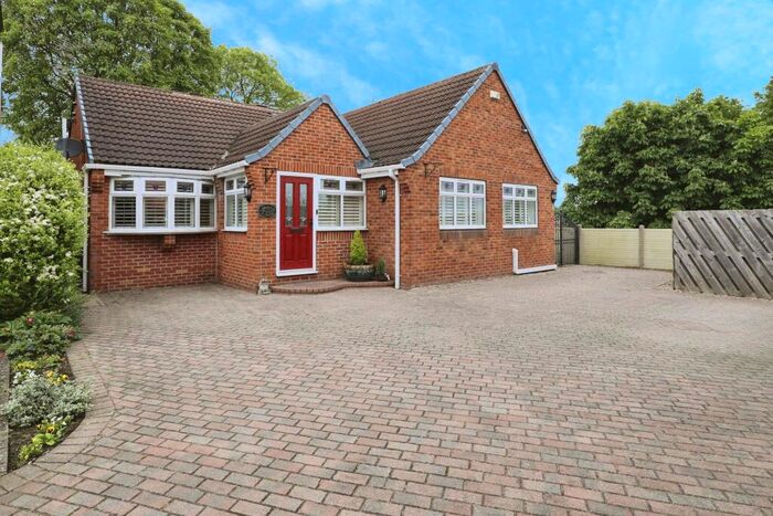 4 Bedroom Bungalow For Sale In Cross Field Drive, Woodsetts, Worksop, South Yorkshire, S81