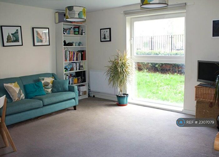 1 Bedroom Flat To Rent In Shacklewell Lane, London, E8