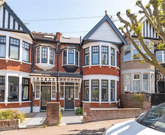 4 Bedroom Terraced House For Sale In Howard Road, Walthamstow, E17