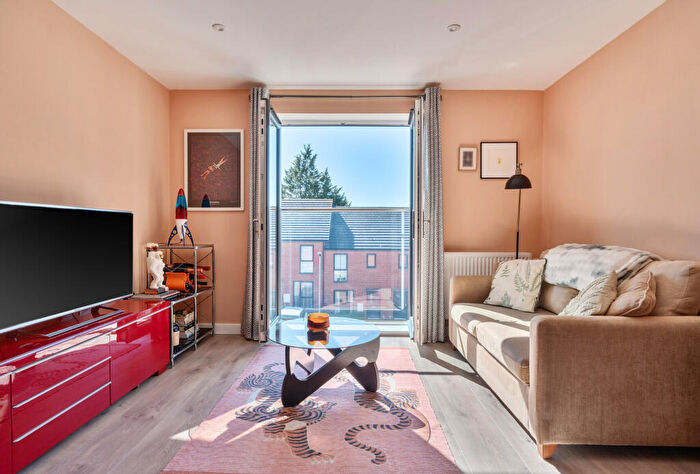 1 Bedroom Apartment For Sale In Ashton Rise, Bristol, Somerset, BS3