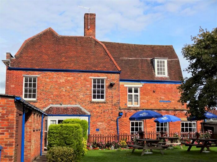 3 Bedroom Flat To Rent In Long Street, Devizes, SN10