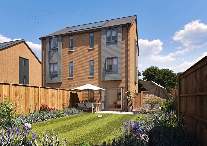 4 Bedroom Property For Sale In Maple Fields, Llanrumney, Cardiff, CF3