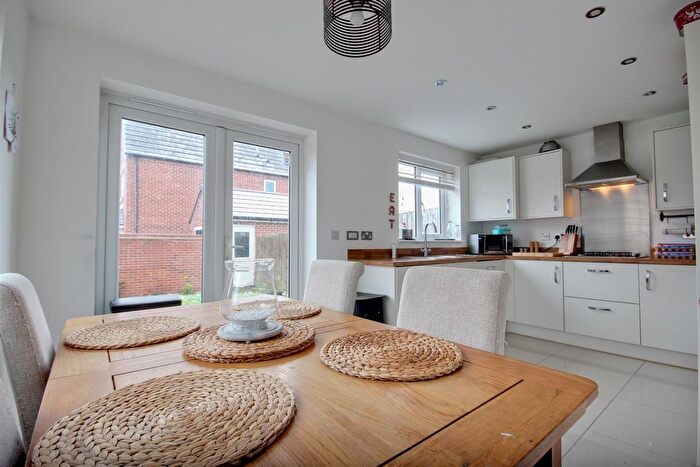 3 Bedroom Semi-detached House For Sale In Wheatley Drive, Cottingham, HU16