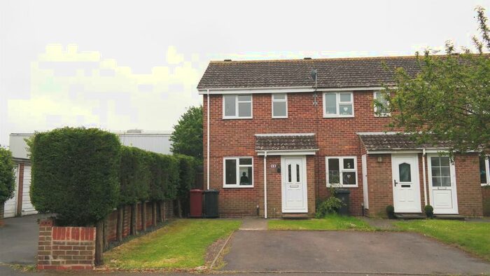 2 Bedroom House To Rent In Chatsworth Road, Chichester, PO19