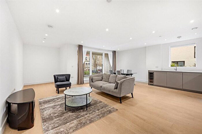 2 Bedroom Flat To Rent In The Avenue, NW6