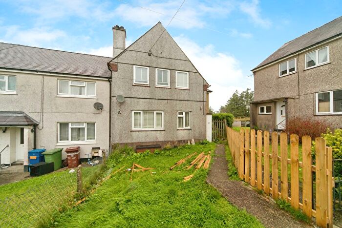 3 Bedroom End Of Terrace House For Sale In Rhosgadfan, Caernarfon, Gwynedd, LL54