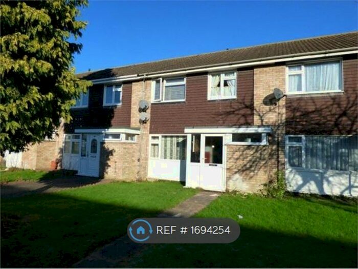 3 Bedroom Terraced House To Rent In Goodman Park, Slough, SL2
